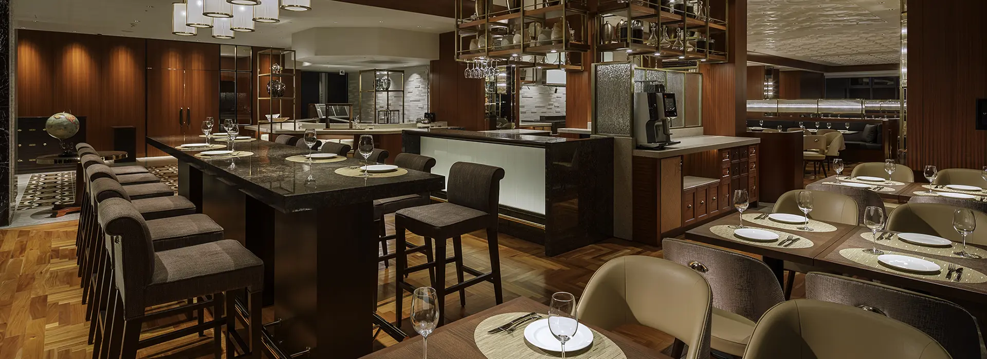 レストラン＆バー