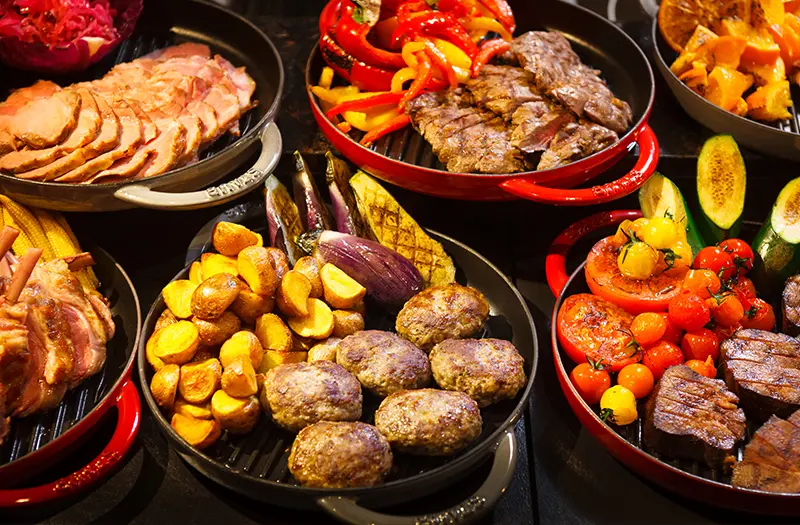 60種類以上のラインナップで、食の世界旅行を